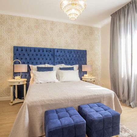 Crys: Apartments, Holiday, Business, Blu Verona Bagian luar foto