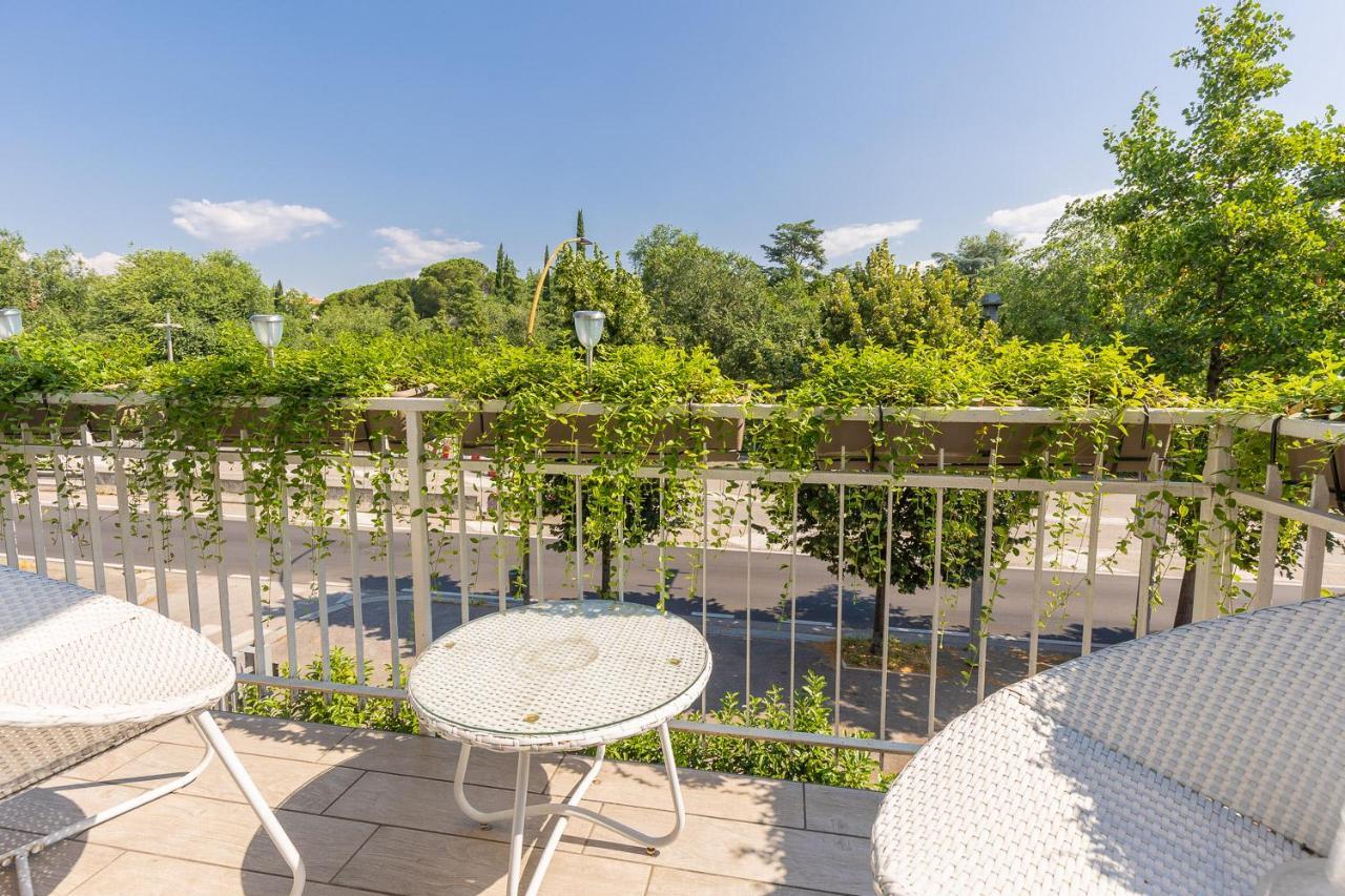Crys: Apartments, Holiday, Business, Blu Verona Bagian luar foto