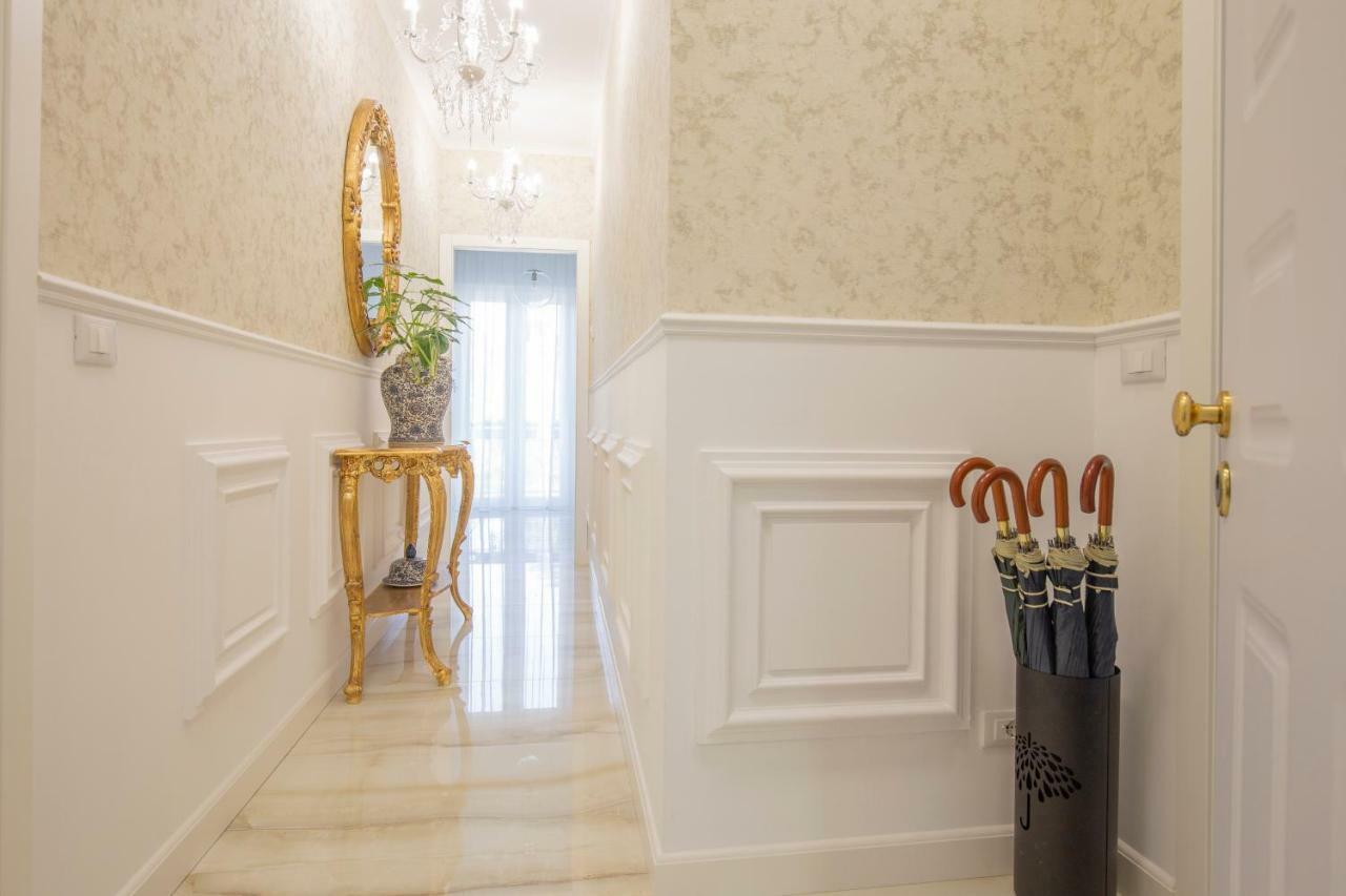 Crys: Apartments, Holiday, Business, Blu Verona Bagian luar foto
